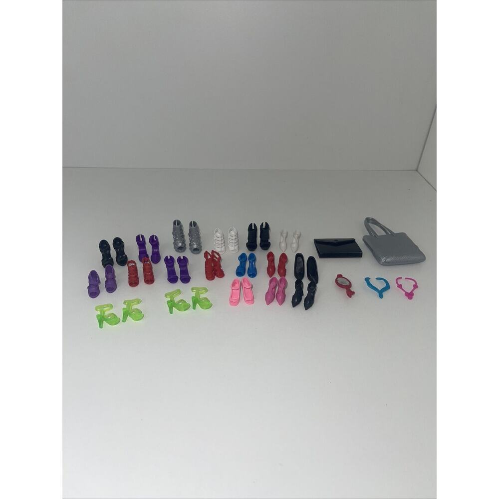 18 Pairs Barbie Fashion Doll Shoe Lot Heals Bags Necklace Mirror Accessories